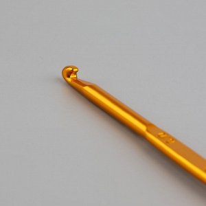 Крючок для вязания, двусторонний, d = 3,5/4,5 мм, 13 см, цвет золотой