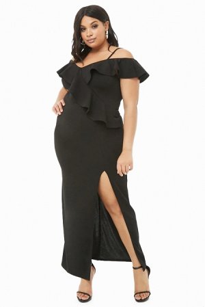 Черное приталенное платье с боковым разрезом и асимметричным воланом