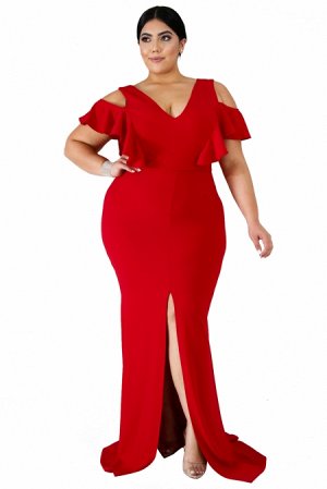 Красное платье-русалка с высоким разрезом и воланами на рукавах