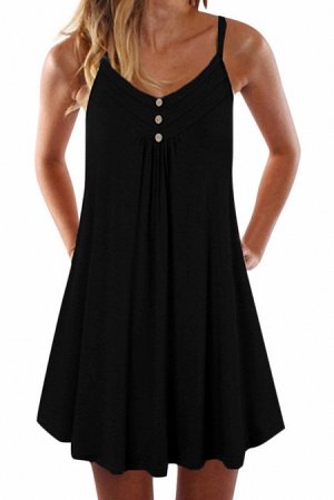 Черное платье-сарафан со сборкой и пуговицами на груди