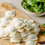Равиоли со сливочным сыром и зеленью 800 гр