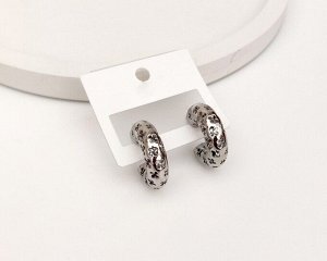 Серьги Вставка: Без вставок
Материал изделия: ювелирный сплав
Размер: 2.5 см

Красивые серьги из специального гипоаллергенного ювелирного сплава, который покрыт золотом или устойчивым родиевым покры