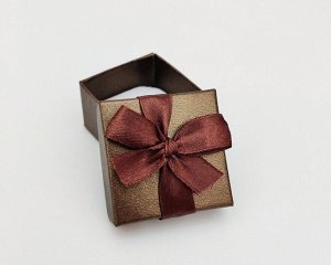 Подарочная коробочка с лентой