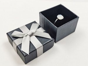 Подарочная коробочка с лентой