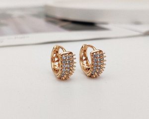 Серьги Вставка: Цирконы
Материал изделия: ювелирный сплав
Размер: 1.5 см
Вид(модель) сережек: Кольца

Красивые серьги с благородными цирконами изготовлены из специального гипоаллергенного ювелирного