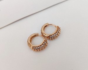 Серьги Вставка: Цирконы
Материал изделия: ювелирный сплав
Размер: 1.5 см
Вид(модель) сережек: Кольца

Красивые серьги с благородными цирконами изготовлены из специального гипоаллергенного ювелирного
