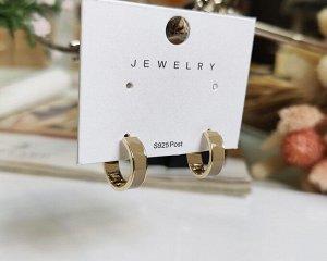Серьги Вставка: Эмаль
Материал изделия: ювелирный сплав
Размер: 1.5 см

Красивые серьги из специального гипоаллергенного ювелирного сплава, который покрыт золотом или устойчивым родиевым покрытием, 