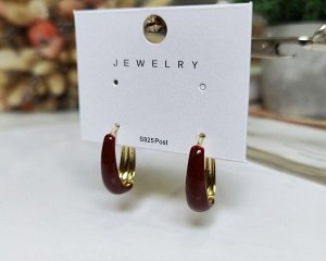 Серьги Вставка: Эмаль
Материал изделия: ювелирный сплав
Размер: 2.5 см

Красивые серьги из специального гипоаллергенного ювелирного сплава, который покрыт золотом или устойчивым родиевым покрытием, 