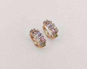Серьги Вставка: Цирконы
Материал изделия: ювелирный сплав
Размер: 1.7 см
Вид(модель) сережек: Кольца

Красивые серьги с благородными цирконами изготовлены из специального гипоаллергенного ювелирного
