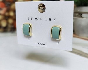 Серьги Вставка: Эмаль
Материал изделия: ювелирный сплав
Размер: 1.3 см

Красивые серьги из специального гипоаллергенного ювелирного сплава, который покрыт золотом или устойчивым родиевым покрытием, 