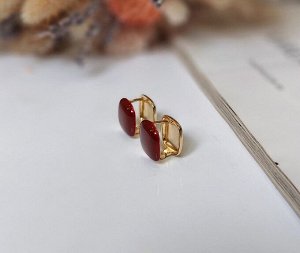 Серьги Вставка: Эмаль
Материал изделия: ювелирный сплав
Размер: 1,2 см

Красивые серьги из специального гипоаллергенного ювелирного сплава, который покрыт золотом или устойчивым родиевым покрытием, 