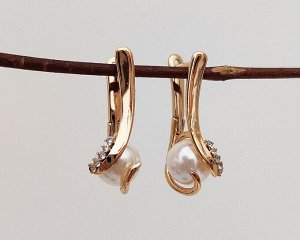 Серьги Вставка: Жемчуг Майорика
Материал изделия: ювелирный сплав
Размер: 2.5 см
Вид(модель) сережек: Английский замочек

Красивые серьги с благородными цирконами изготовлены из специального гипоалл