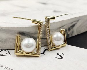 Серьги стильные