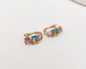 Серьги Вставка: Цирконы
Материал изделия: ювелирный сплав
Размер: 1.5 см
Вид(модель) сережек: Английский замочек

Красивые серьги с благородными цирконами изготовлены из специального гипоаллергенног
