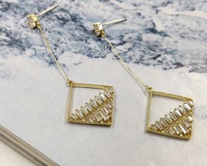 Серьги стильные