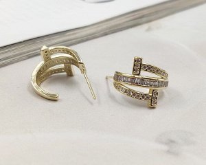 Серьги стильные