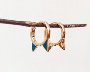 Серьги Вставка: Эмаль
Материал изделия: ювелирный сплав
Размер: 1.5 см
Вид(модель) сережек: Кольцо

Красивые серьги с благородными цирконами изготовлены из специального гипоаллергенного ювелирного с