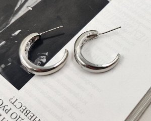 Серьги стильные