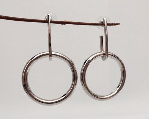 Серьги Вставка: Без вставок
Размер: -

Красивые серьги изготовлены из специального гипоаллергенного ювелирного сплава, который покрыт золотом или устойчивым родиевым покрытием, предотвращающим раздр