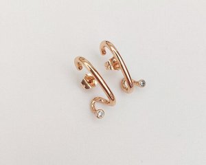 Серьги Вставка: Цирконы
Материал изделия: ювелирный сплав
Размер: 2.5 см
Вид(модель) сережек: Гвоздики

Красивые серьги с благородными цирконами изготовлены из специального гипоаллергенного ювелирно