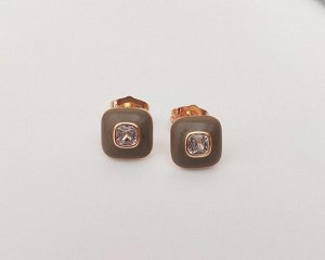 Серьги Вставка: Эмаль
Материал изделия: ювелирный сплав
Размер: 1 см
Вид(модель) сережек: Гвоздики

Красивые серьги с благородными цирконами изготовлены из специального гипоаллергенного ювелирного с