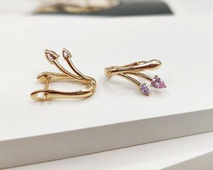 Серьги Вставка: Цирконы
Материал изделия: ювелирный сплав
Размер: 1.5 см
Вид(модель) сережек: Английский замочек

Красивые серьги с благородными цирконами изготовлены из специального гипоаллергенног