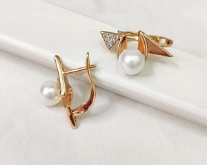 Серьги Вставка: Бусина
Материал изделия: ювелирный сплав
Размер: 2 см
Вид(модель) сережек: Английский замочек

Красивые серьги с благородными цирконами изготовлены из специального гипоаллергенного ю