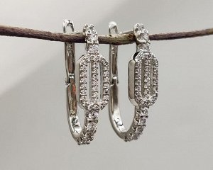 Серьги Вставка: Цирконы
Материал изделия: ювелирный сплав
Размер: 2.2 см
Вид(модель) сережек: Английский замочек

Красивые серьги с благородными цирконами изготовлены из специального гипоаллергенног