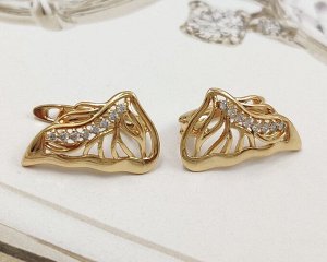 Серьги Вставка: Цирконы
Материал изделия: ювелирный сплав
Размер: 2 см
Вид(модель) сережек: Английский замочек

Красивые серьги с благородными цирконами изготовлены из специального гипоаллергенного 