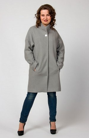 Пальто Модное и стильное пальто на подкладке из теплой ткани силуэта перевернутая трапеция. Застежка на пять прорезных петель пуговиц. Рукав спущенный длинный с ластовицей, переходящей в бочок. Вырез 