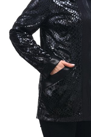 Куртка Эффектная куртка из плотной ткани с рельефным мерцающим принтом, имитирующим кожу рептилий. Модель на подкладке; прямого кроя; с втачными рукавами; цельнокроеным стояче-отложным воротником, зас