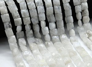 Бусины из лунного камня (Адуляр) квадрат с гранями 10*10мм, 38см, 39 бусин