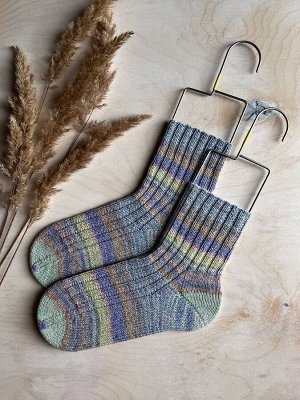 Пряжа для вязания 100 гр,Summer socks (летние носки) 45% меринос 35% хлопок 13% полиамид 7% эластан 460м/100г Сиренево-салатный микс