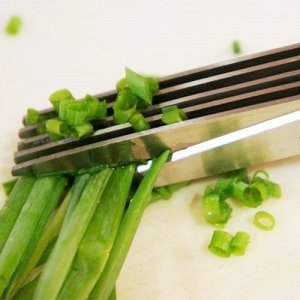 Ножницы для зелени+ щеточка для лезвий .