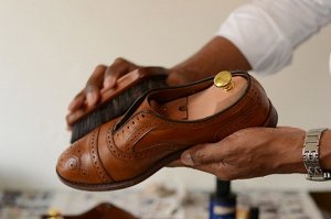 Щетка для обуви деревянная