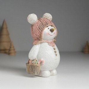 Фигурка полистоун «Снеговик в шапке с помпошками, с корзинкой», 8.5*5.5*13 см