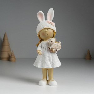 Фигурка полистоун «Девочка в шапке с ушками, с барашком», 8x6x22 см, МИКС