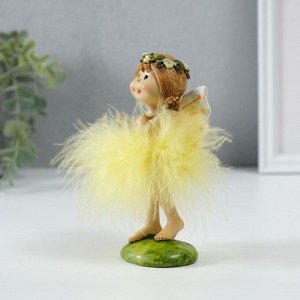 Фигурка полистоун «Малышка фея в жёлтом платье, с цветочком», 8x6x13 см