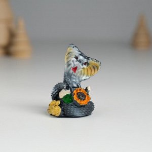 Фигурка полистоун «Змейка тёмная с подсолнухом», 7x3x4.3 см, МИКС