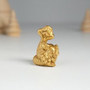 Фигурка полистоун «Змея удачи с богатствами», 3.3x3x4 см, МИКС