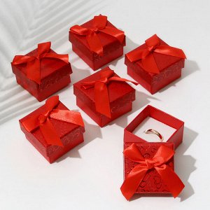 Коробочка подарочная под кольцо/серьги «Блестящие сердца», 5x5 (размер полезной части 4.5x4.5 см), красная, вставка белая