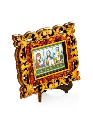 Тройная иконка в резной деревянной рамке с янтарём
