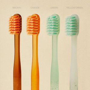 Median Green Propolis Gum Care Toothbrush Зубная щетка от кариеса с прополисом
