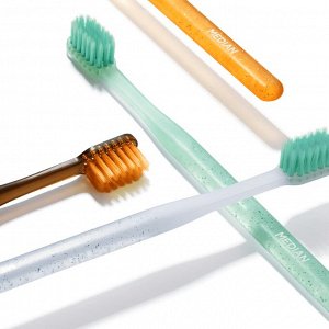 Median Green Propolis Gum Care Toothbrush Зубная щетка от кариеса с прополисом