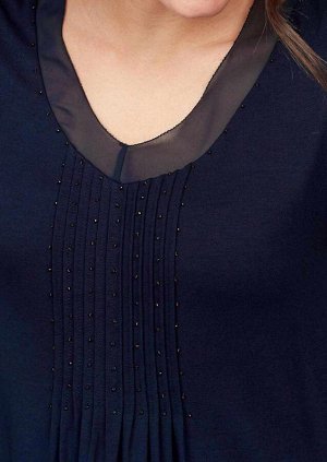 1r Блузка, синяя Tamaris Красивая блузка с нежными бусинами и отделкой из жоржета на треугольном вырезе. Вытачки. Обрамляющий фигуру силуэт, слегка расклешенная форма и короткие рукава. Длина ок. 58 с