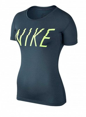 1r Футболка, серая NIKE Модный образ и удобство. Функциональная футболка от Nike! Узкий крой с женственным круглым вырезом горловины, контрастным логотипом спереди и короткими рукавами. Спинка из меша