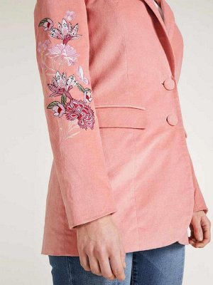 1r Блейзер, розовый Rick Cardona Экстравагантный стиль с красивыми деталями! Удобный хлопковый бархат и лацканы. Красивые цветочные вышивки на рукавах. Обрамляющий фигуру силуэт с нагрудным карманом и