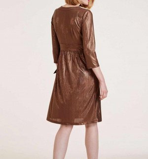 1r Платье, коричневое Ashley Brooke Экстравагантное платье от Ashley Brooke под металлик. Подчеркивающий фигуру верх под запах с женственным треугольным вырезом, потайная молния сбоку и рукава 3/4. Ко