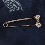 Брошь &quot;Английская булавка&quot; с крупные кристаллами ювелирной огранки
