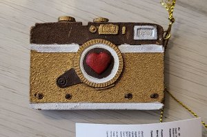 Новогоднее подвесное украшение Фотоаппарат из полирезины / 1,2x6x4,2см